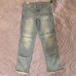 NWT Gap embroidery jeans High rise 
Adjustable waist size 12 girls